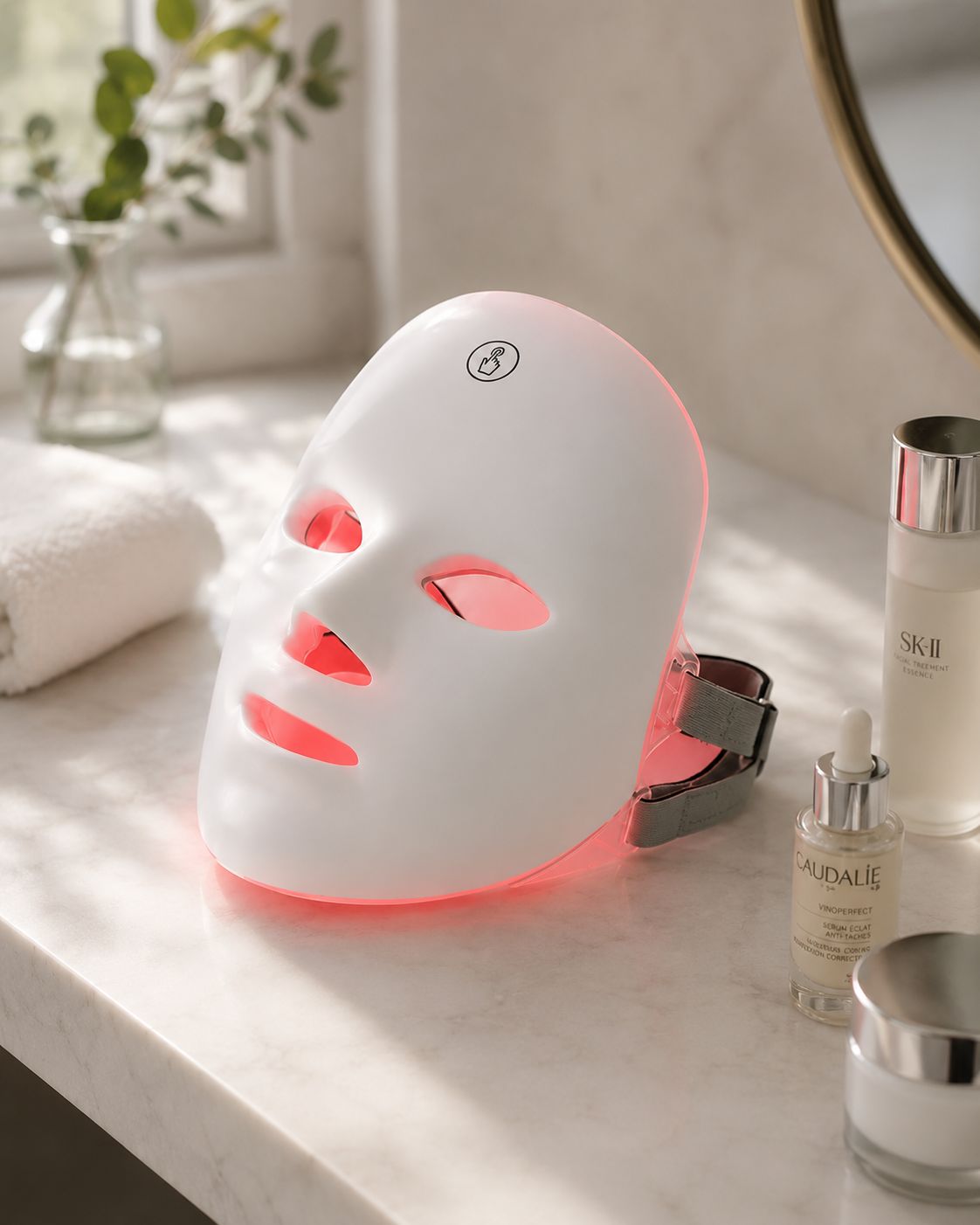 Mască LED LunaGlow cu produse skincare